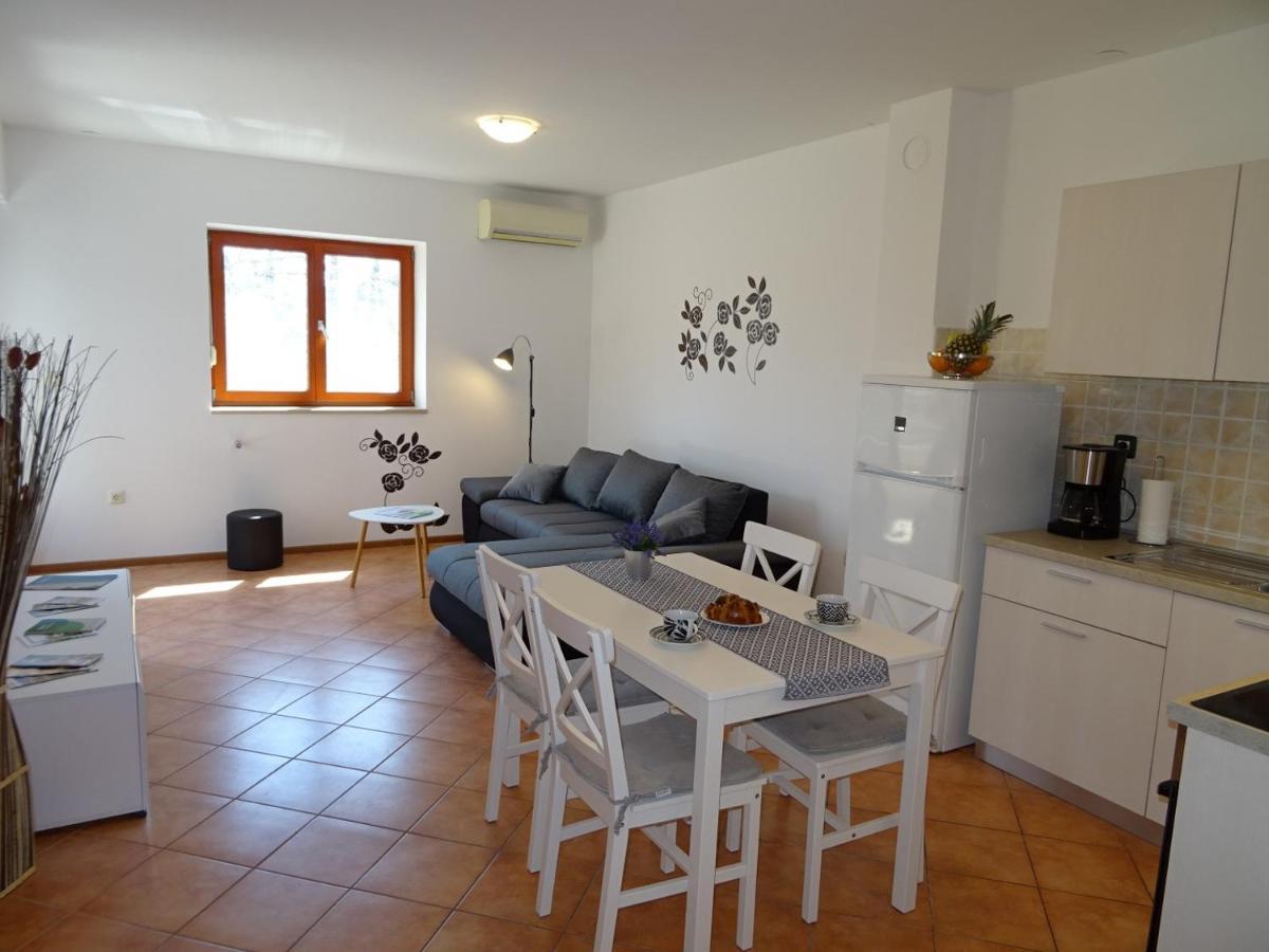 Apartment Erika Premantura Ngoại thất bức ảnh